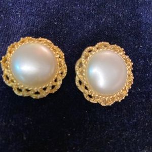 Vintage Marvella clip on earrings